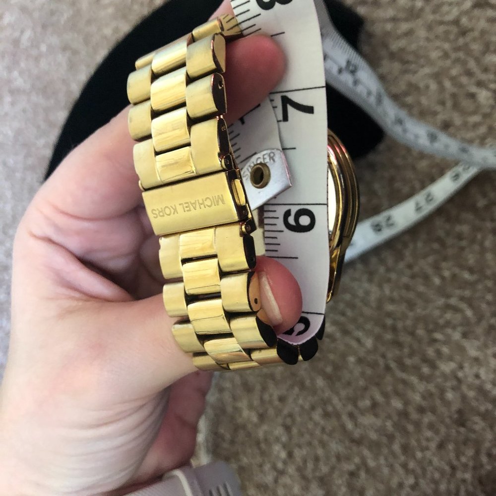 Michael Kors MK 8077 Gold Tone Watch - Picture 7 of 7